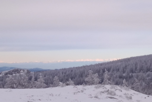 La Haute-Loire sous la neige: inspiration de porcelaine. 