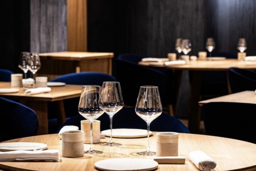 Vaisselle sur-mesure pour le restaurant PRAIRIAL CONFLUENCE